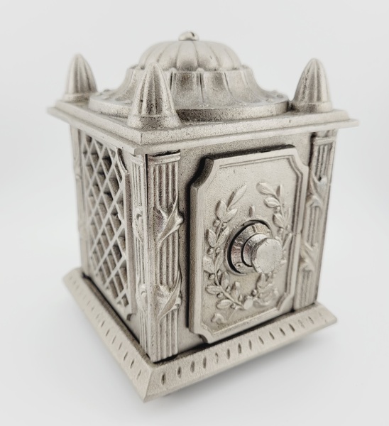 Four Posted Safe
